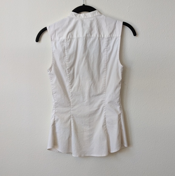 H&M Pleated Sleeveless Blouse - Picture 2 of 3